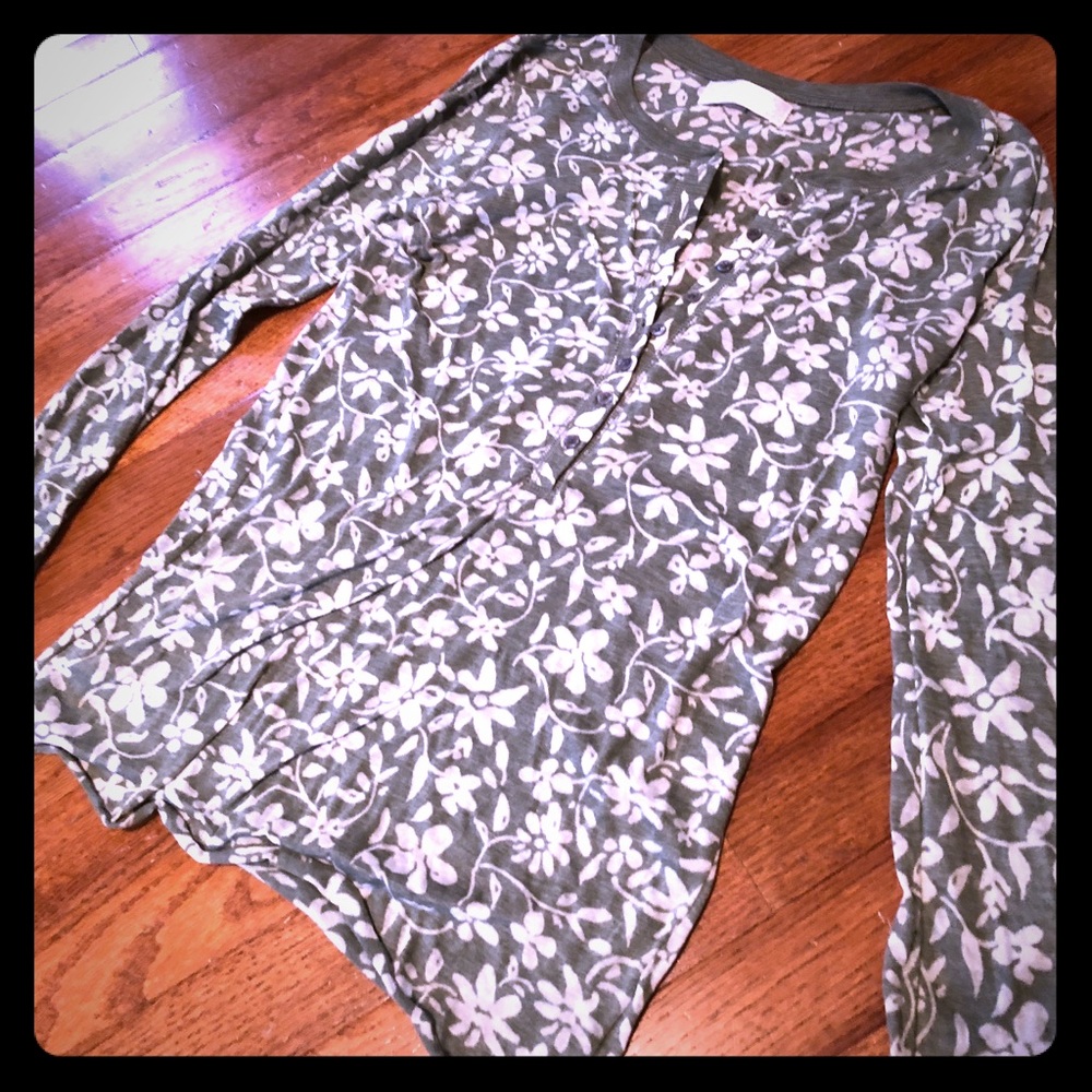 Old Navy floral print long-sleeved shirt